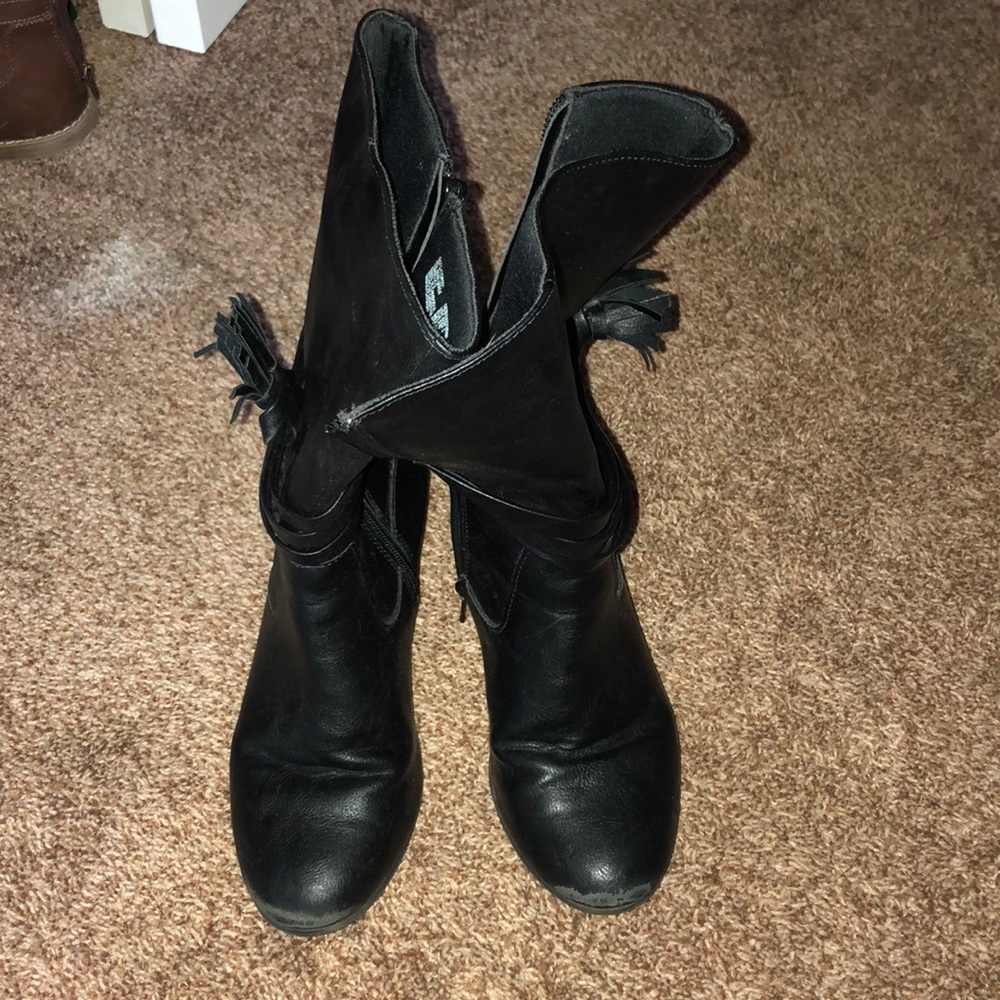 Size 5 black boots